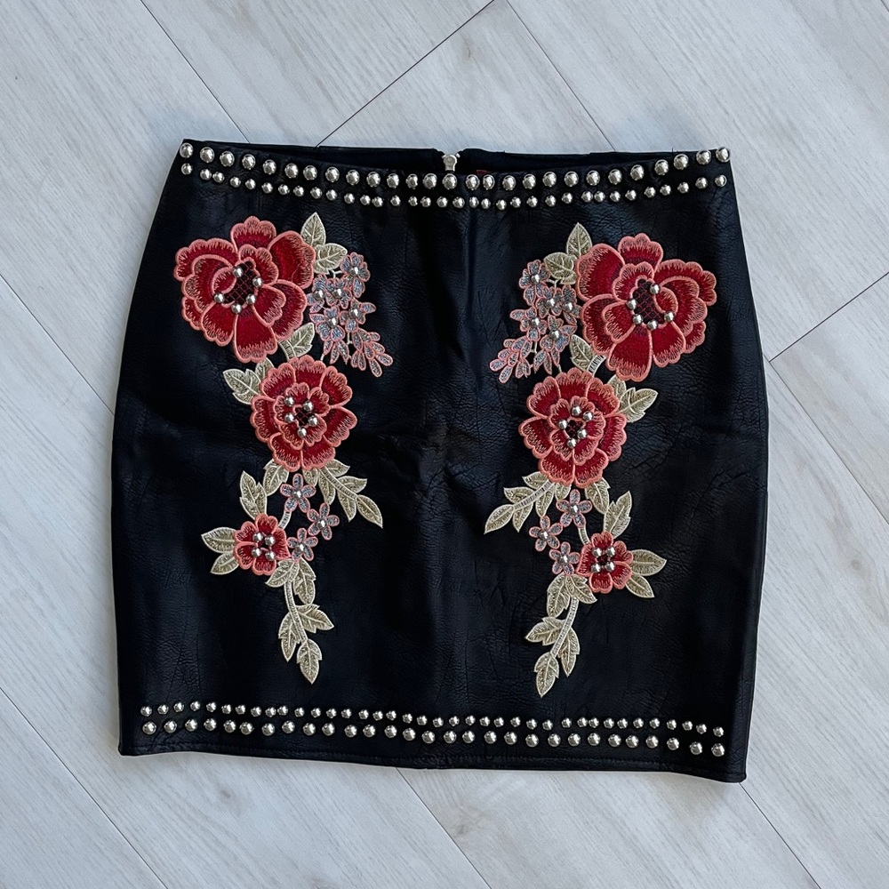 Saks Fifth Avenue vegan leather studded skirt S